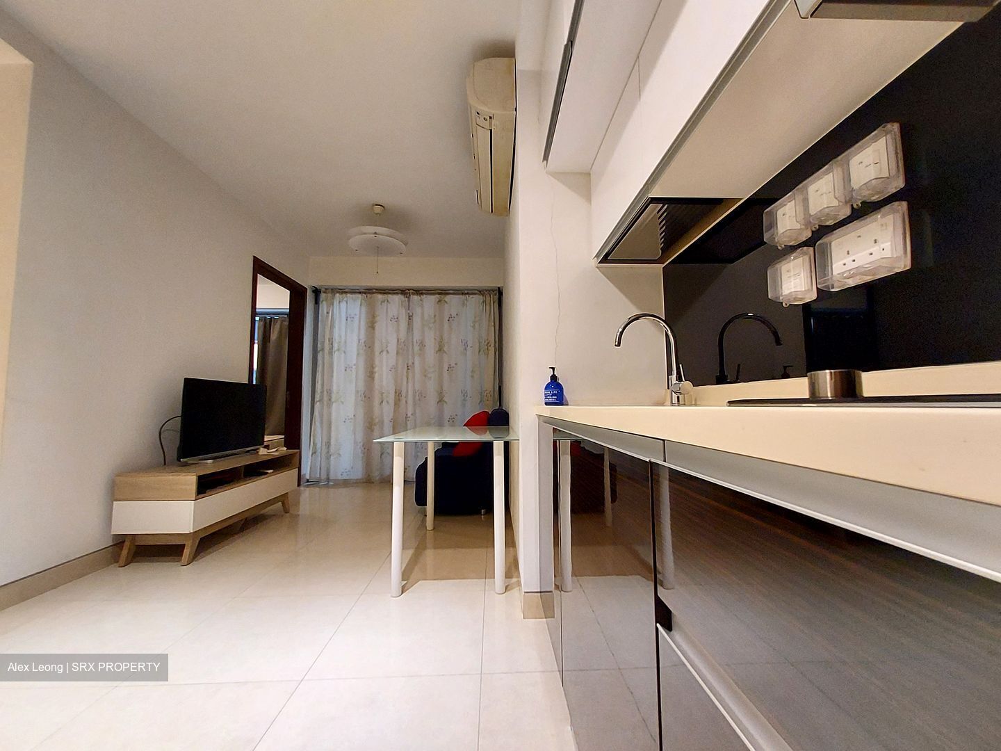Centra Residence (D14), Apartment #377325401